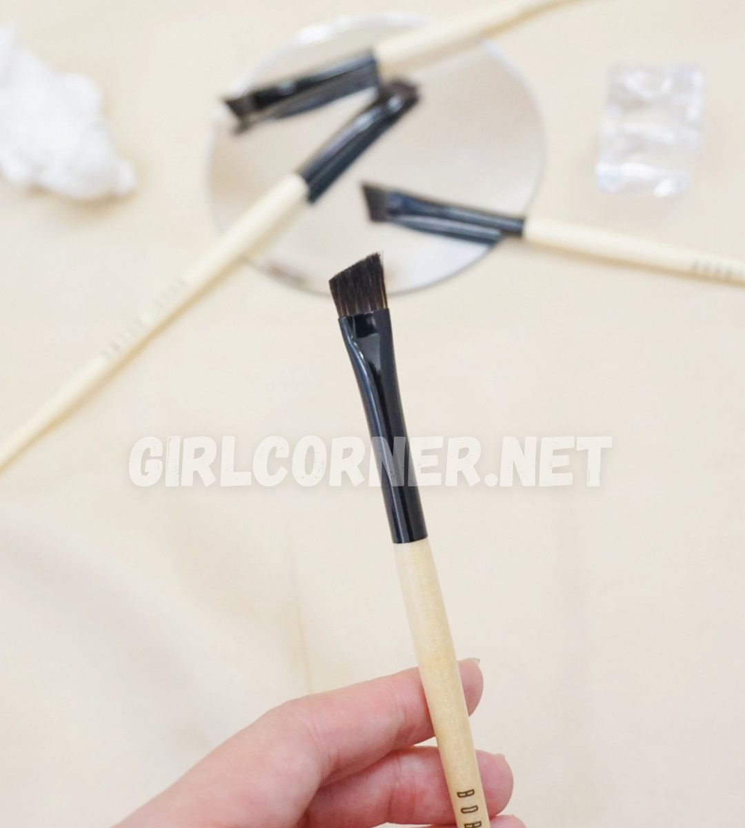 Bobbi Eye Definer (đen) (1)