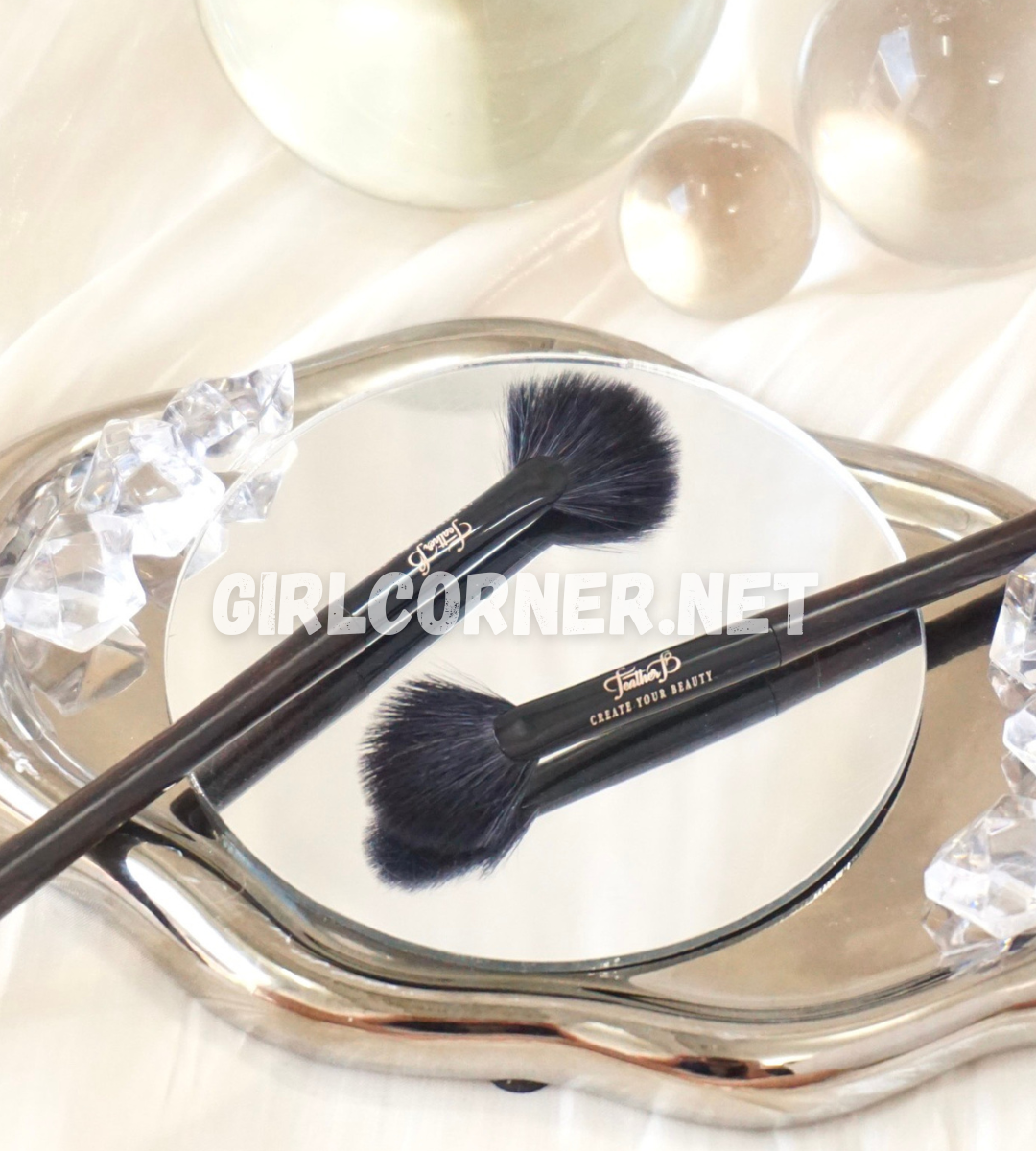 Feather B Black highlighter brush (2)