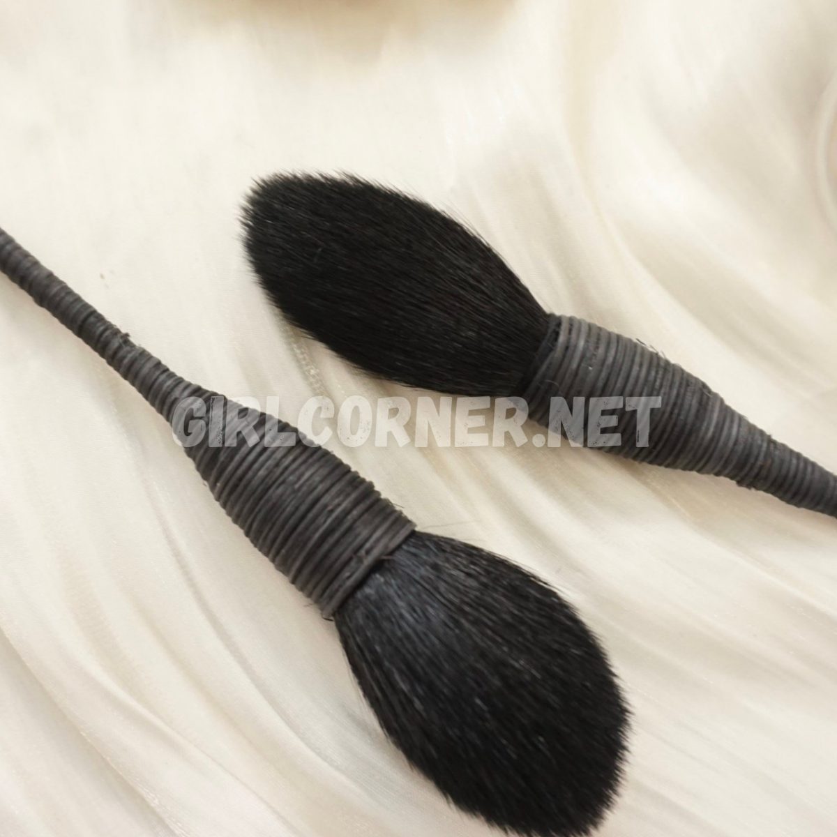 Feather B Nars.